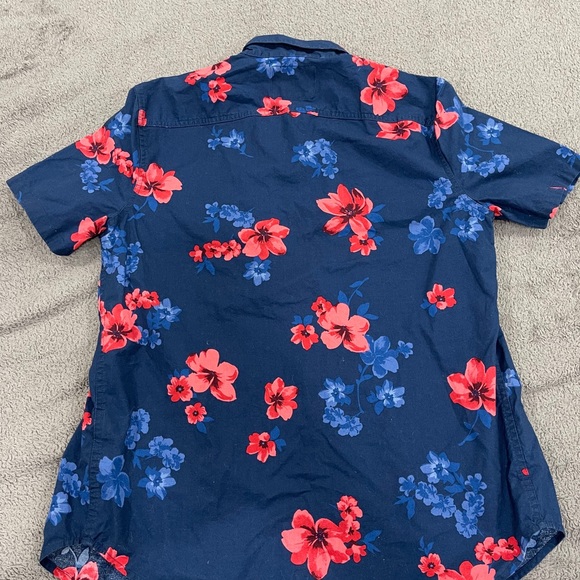 Hollister button up - Picture 3 of 3